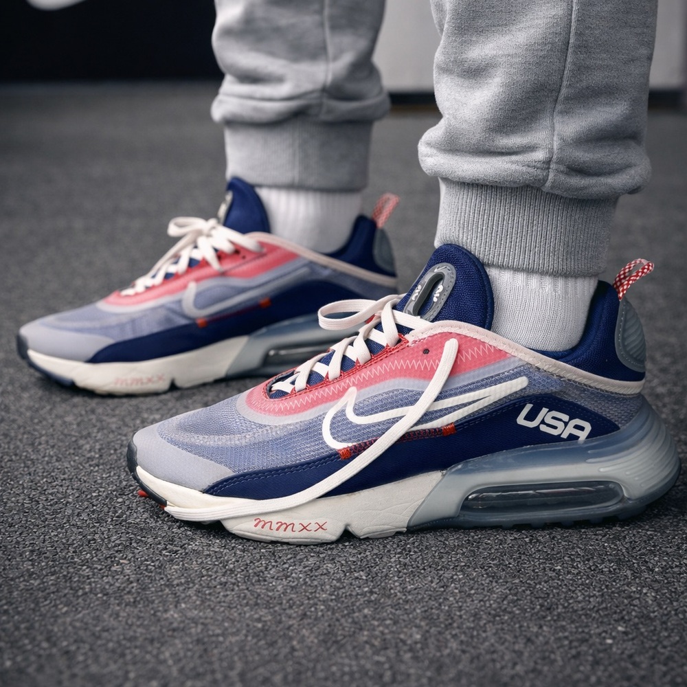UNISEX Nike “Air Max 2090 USA” Running & Jogging Sneakers Size 7.5/9